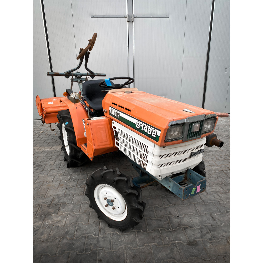 KUBOTA B1402