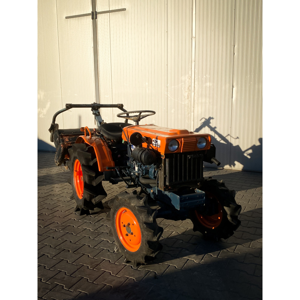 KUBOTA  B7000D