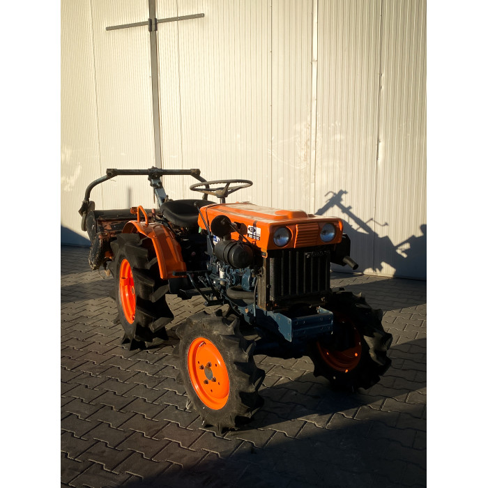 KUBOTA  B7000D