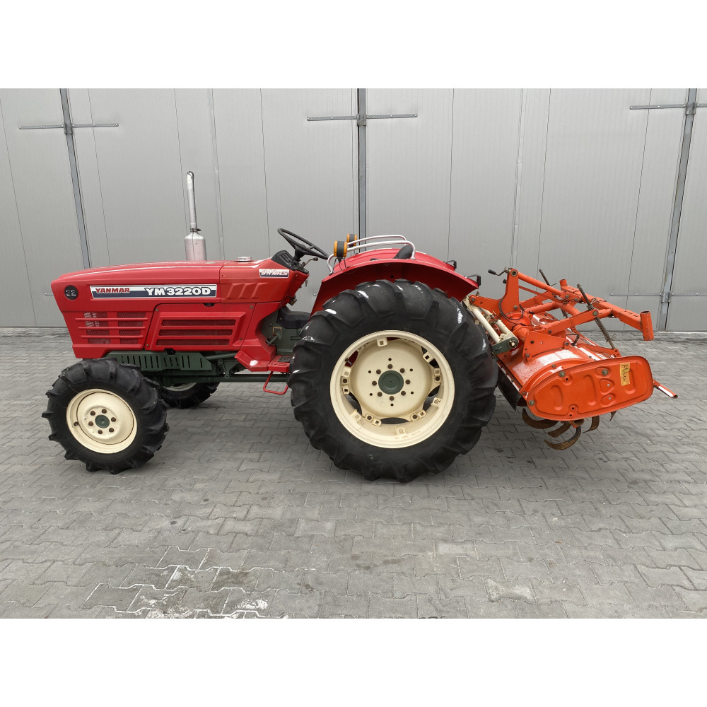 YANMAR YM3220D